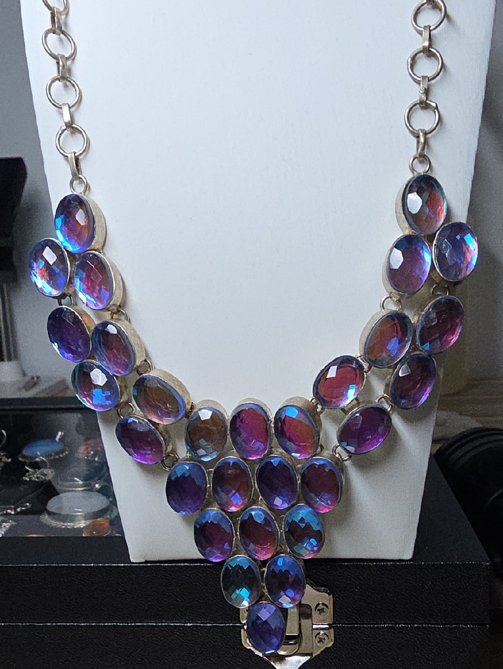 Sterling Silver 925 Irresistible Violet-Blue Faceted Statement Necklace